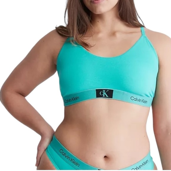 Calvin Klein New with tags 
1996 Plus Size Unlined Bralette Size: 1X - Picture 1 of 9